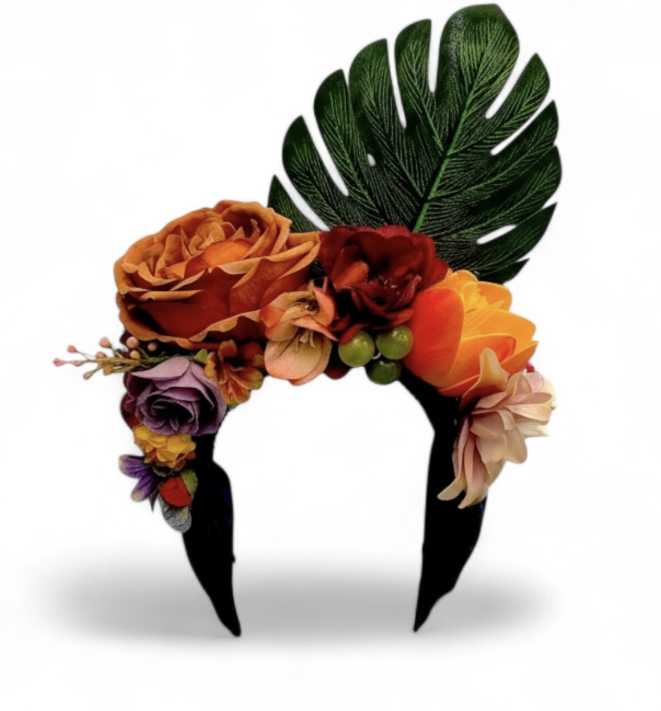 Χειροποίητη στέκα Las Brujas Esmeralda με πλούσια floral διακόσμηση