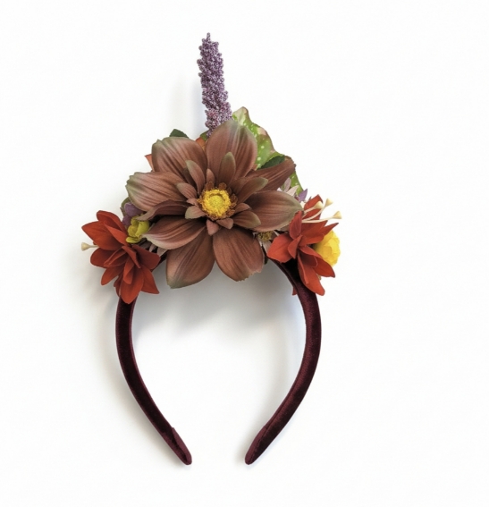 Χειροποίητη στέκα Las Brujas Soledad με σκοτεινή floral διακόσμηση