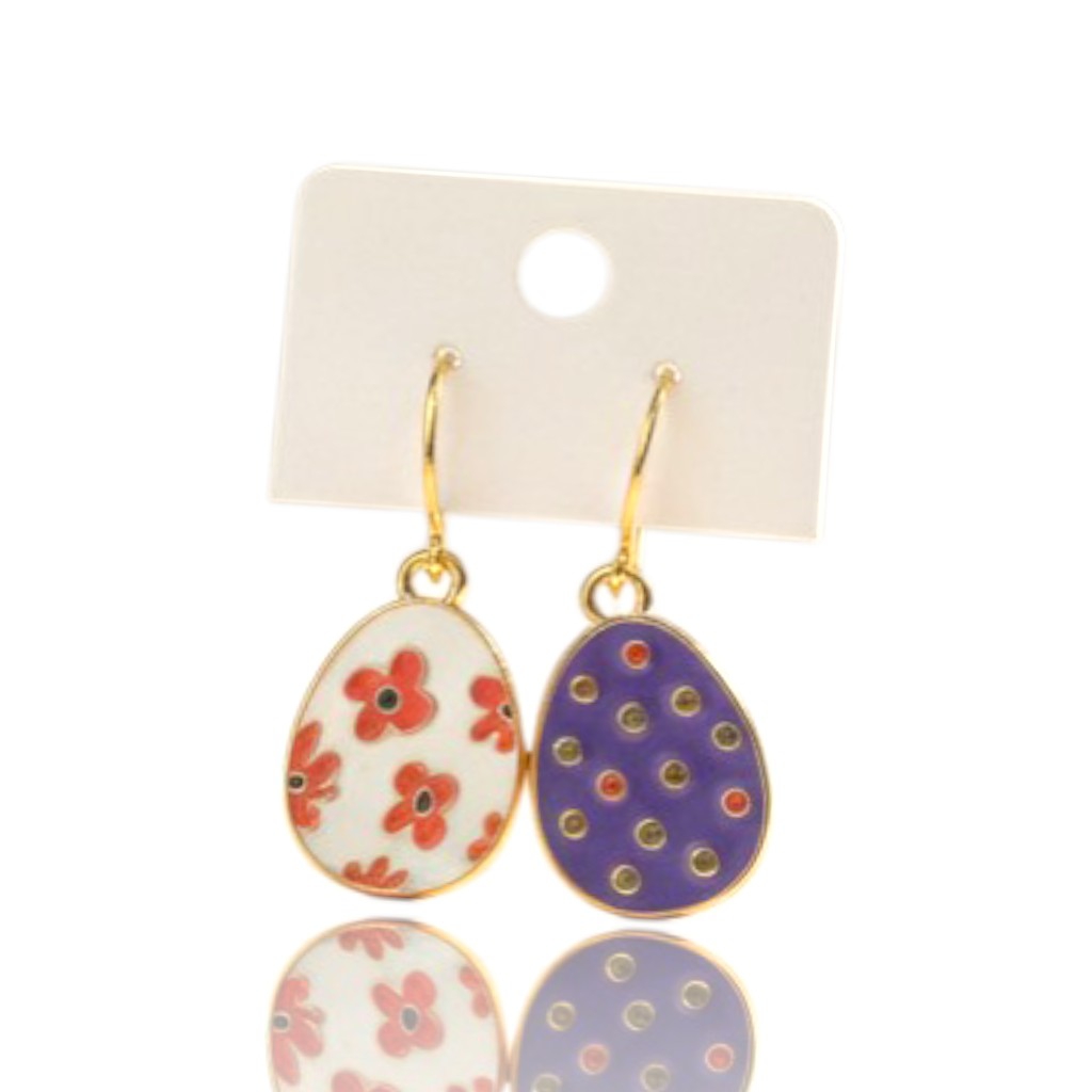 Πασχαλινά κρεμαστά σκουλαρίκια σε σχήμα αυγού με πολύχρωμα σχέδια σμάλτου και κούμπωμα από ανοξείδωτο ατσάλι.