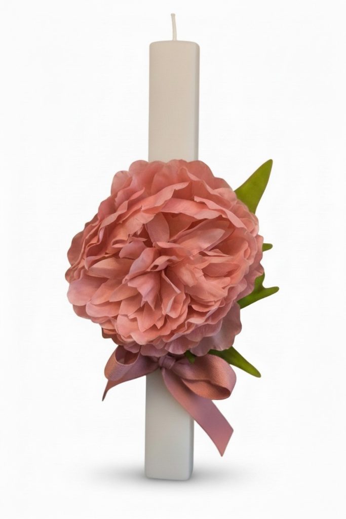 Αρωματική πλακέ πασχαλινή λαμπάδα με μεγάλο διακοσμητικό λουλούδι