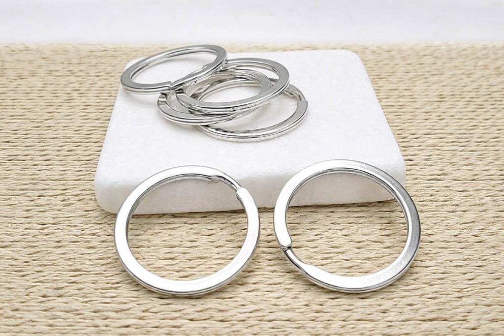 κρίκος για μπρελόκ σε ασημί χρώμα