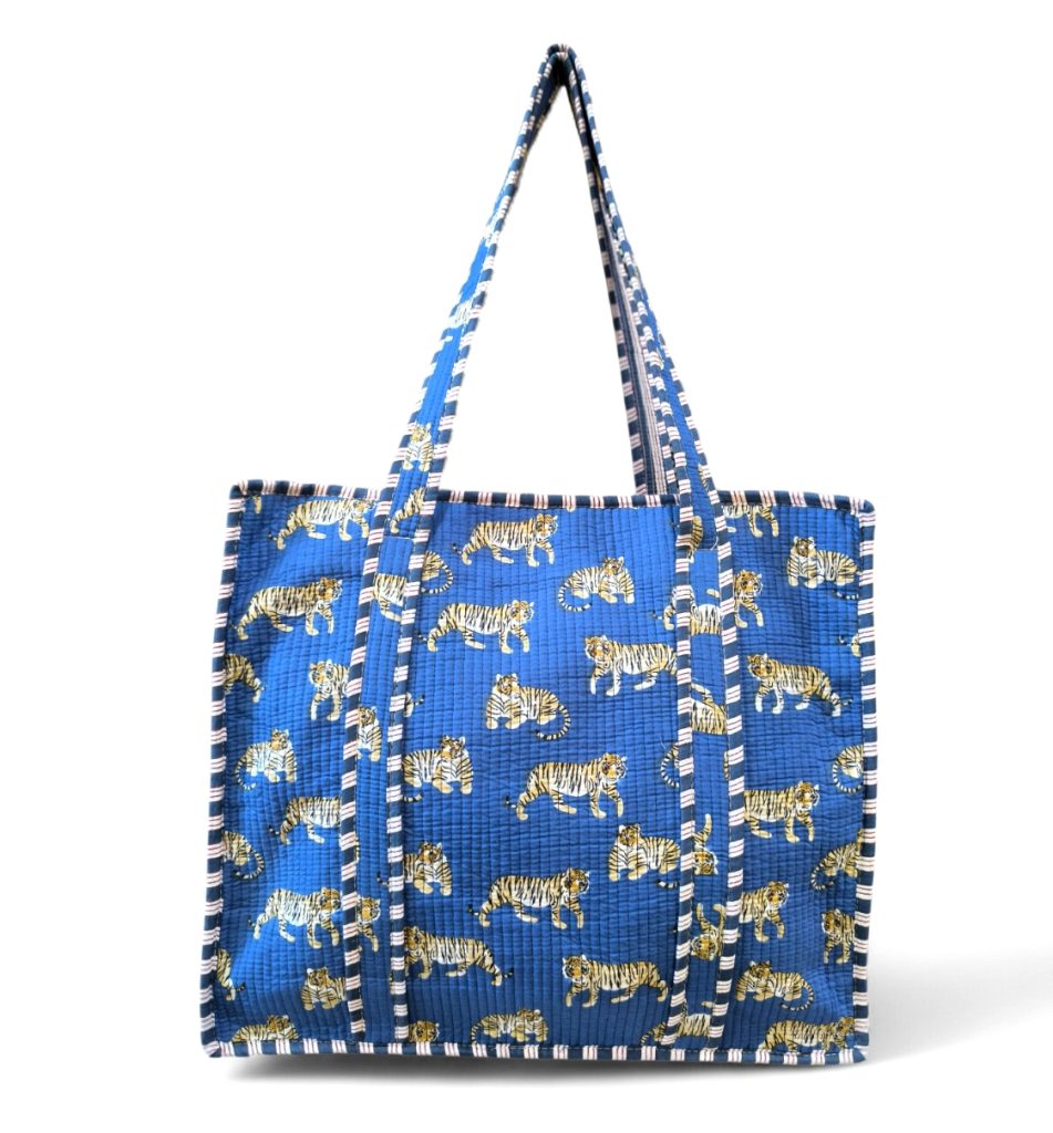 Καπιτονέ Tote Bag Βαμβακερή Μπλε με Μοτίβο Τίγρης – Με Φερμουάρ & Εσωτερική Τσέπη