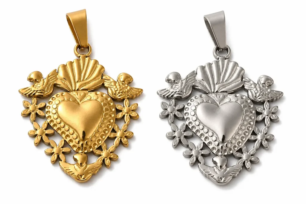 Charm καρδιά με λουλούδι από ανοξείδωτο ατσάλι 304 σε χρυσό και ασημί χρώμα